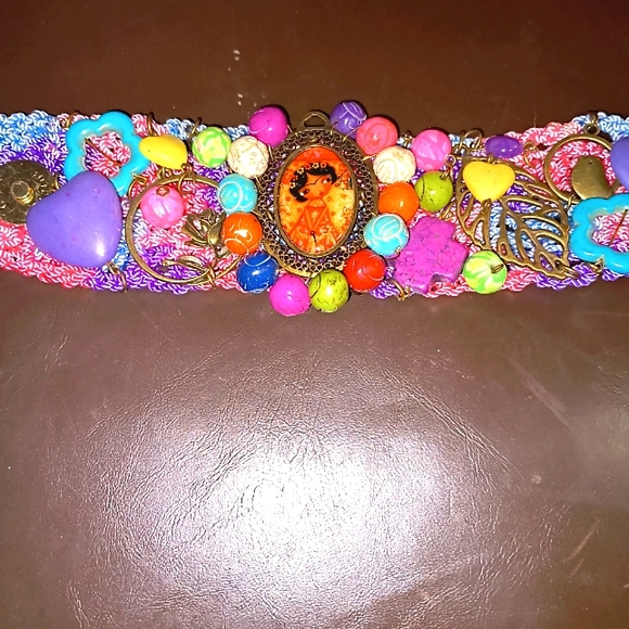 Necklace & Bracelet set. - Picture 2 of 5